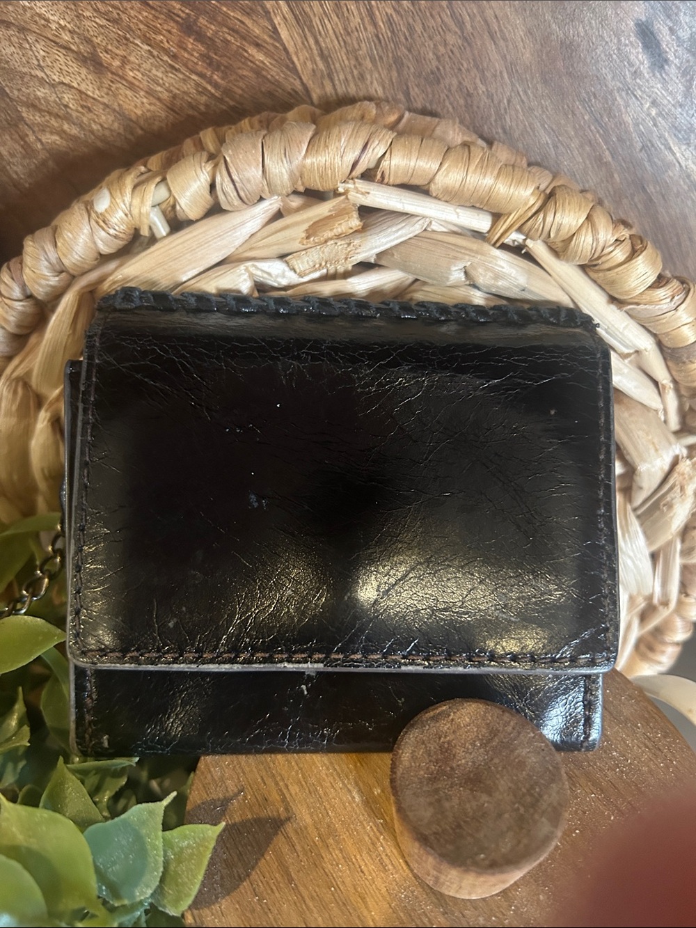 HOBO Black Leather ID Card Holder with Gold Logo - Picture 3 of 6